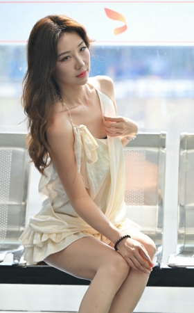 杨珂羽-好迷人的二郎腿 [17P]