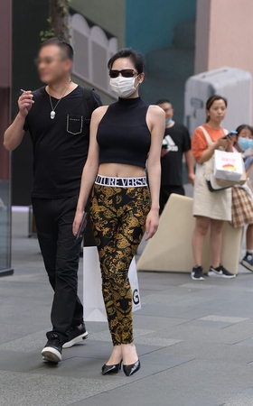 耀眼的紧身裤美女MJ1531[1.85G]