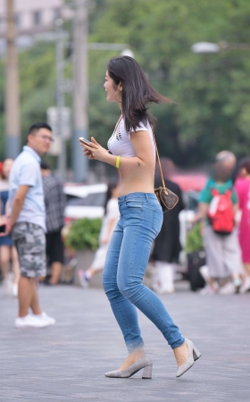 飞扬洒脱牛仔少妇 [27P]
