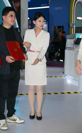 光腿神器的礼仪小姐姐 [19P]