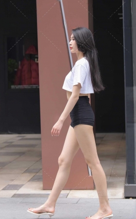 黑色热裤美腿美女 [39P]
