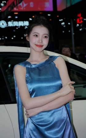 美女车模白皙美足 [18P]