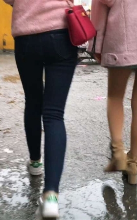 紧身蓝牛MM