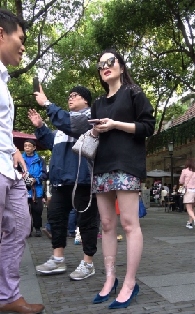 性感身材短裙高跟美女