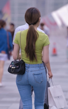 露肚脐的紧牛小姐姐 [21P]