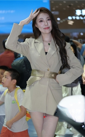小西服车模美女(72P)