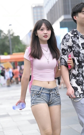 青春热裤女孩儿 [21P]