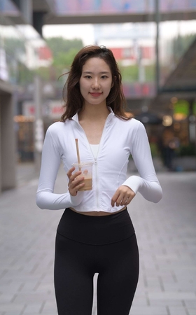 832黑色瑜伽裤运动系高挑美女