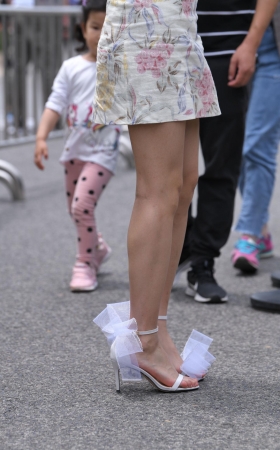 蝴蝶结高跟鞋美女
