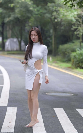 玲玲★陌下山-无人知晓 【套图+视频】 [10P]