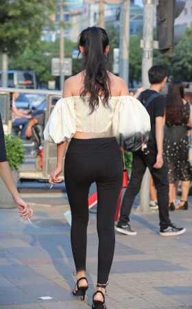 俩闺蜜 [20P]