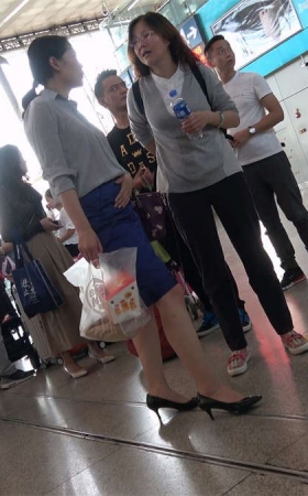 少妇性感的长腿高跟鞋