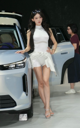 长腿 叫我GG [18P]