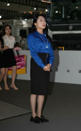 黑丝黑裙的车展礼仪导购 [16P]