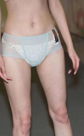 美美哒内衣模特儿 [18P]