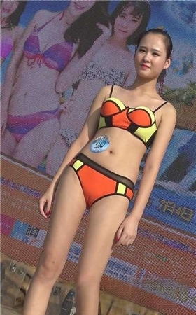 4k-甜美长腿比基尼泳装MM热舞