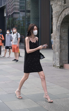 街拍吊带裙洁白美Zu小姐姐 [25P]