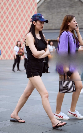 大长腿就是你穿拖鞋的理由 [13P]