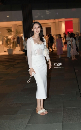 搭讪优雅白裙小姐姐 [23P]