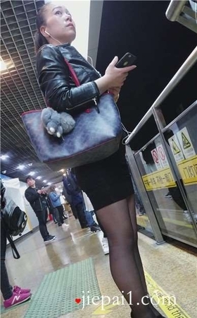 4k-街拍高跟黑丝袜长腿美颜熟女