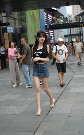 美腿爱穿拖鞋小仙女