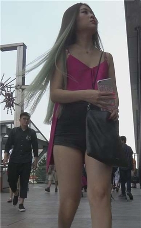 4k-身材劲爆大长腿粉高跟美女姐姐 [3.81 GB]