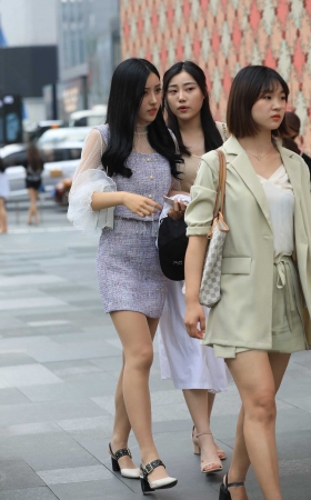 漂亮美眉 [14P]