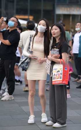 抓拍超短裙美腿小仙女 [23P]