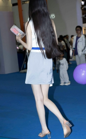 L1218-75P苏州51车展-一汽大众展台的极品白皙玉足凉高跟车模 8P