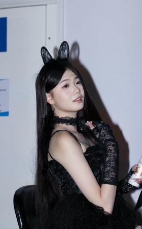 26CJ-恺英网络逆天大长腿小梦baby超薄黑丝美腿光脚图+4k [17P]