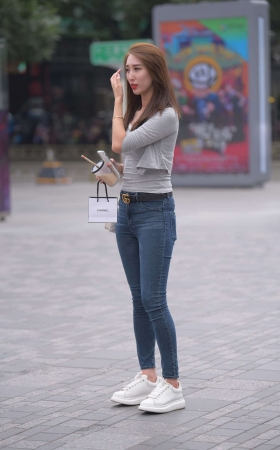街拍高颜值牛仔小姐姐 [24P]