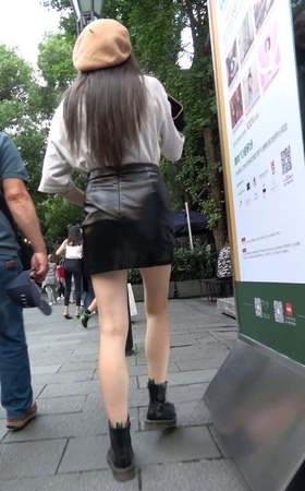 4K – 街拍皮短裙青春少女 [1.52 GB/MP4]