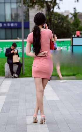 粉色的诱惑-性感包臀裙美女 [28P]