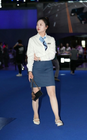 肉丝白衬衫制服销售顾问 [19P]