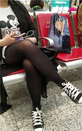 4k-性感黑丝袜帆布鞋丰腴美少妇