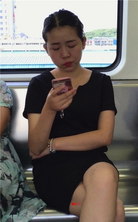 黑色OL制服短裙美女