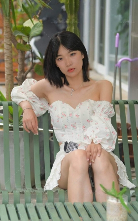 白裙女孩 [41P]