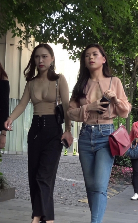 漂亮又性感的小姐姐