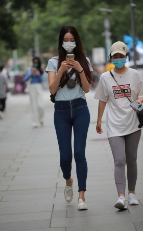 紧身提臀裤小姐姐