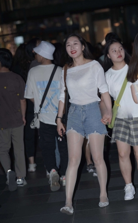喜欢穿R丝的姐姐 [23P]