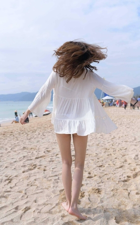 【红石旅拍摄影作品】海边的白色比基尼长腿女孩 [10P]