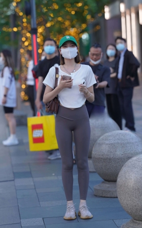 绿帽子小姐姐 [24P]