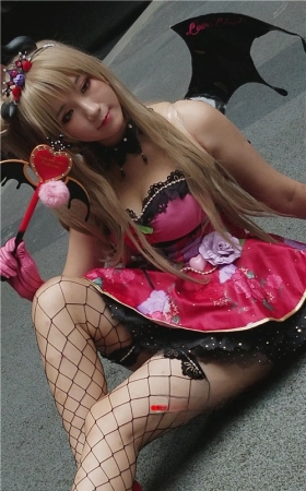 渔网袜coplay妹子