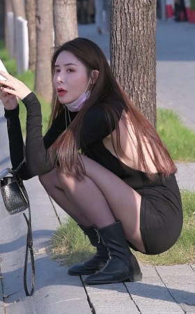 2542sp1f21√大露背黑丝美女～原 5P