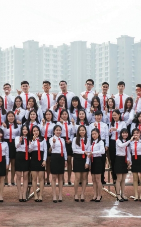 中国各大高校女大学生丝袜毕业照原图280G打包 [19P]