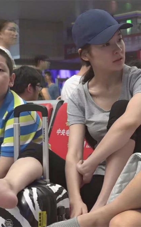 搞得女孩有些不知所措