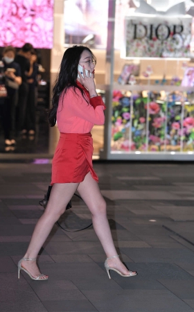 惹眼那一抹红