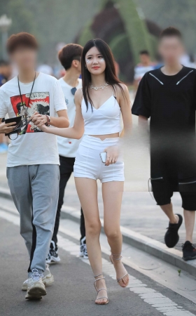 夏日清新美女 颜值高身材好 [17P]