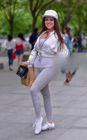 有着阳光般笑容的美臀洋妞 [17P]
