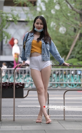 （套图一）白色短裤月牙美女(393P)